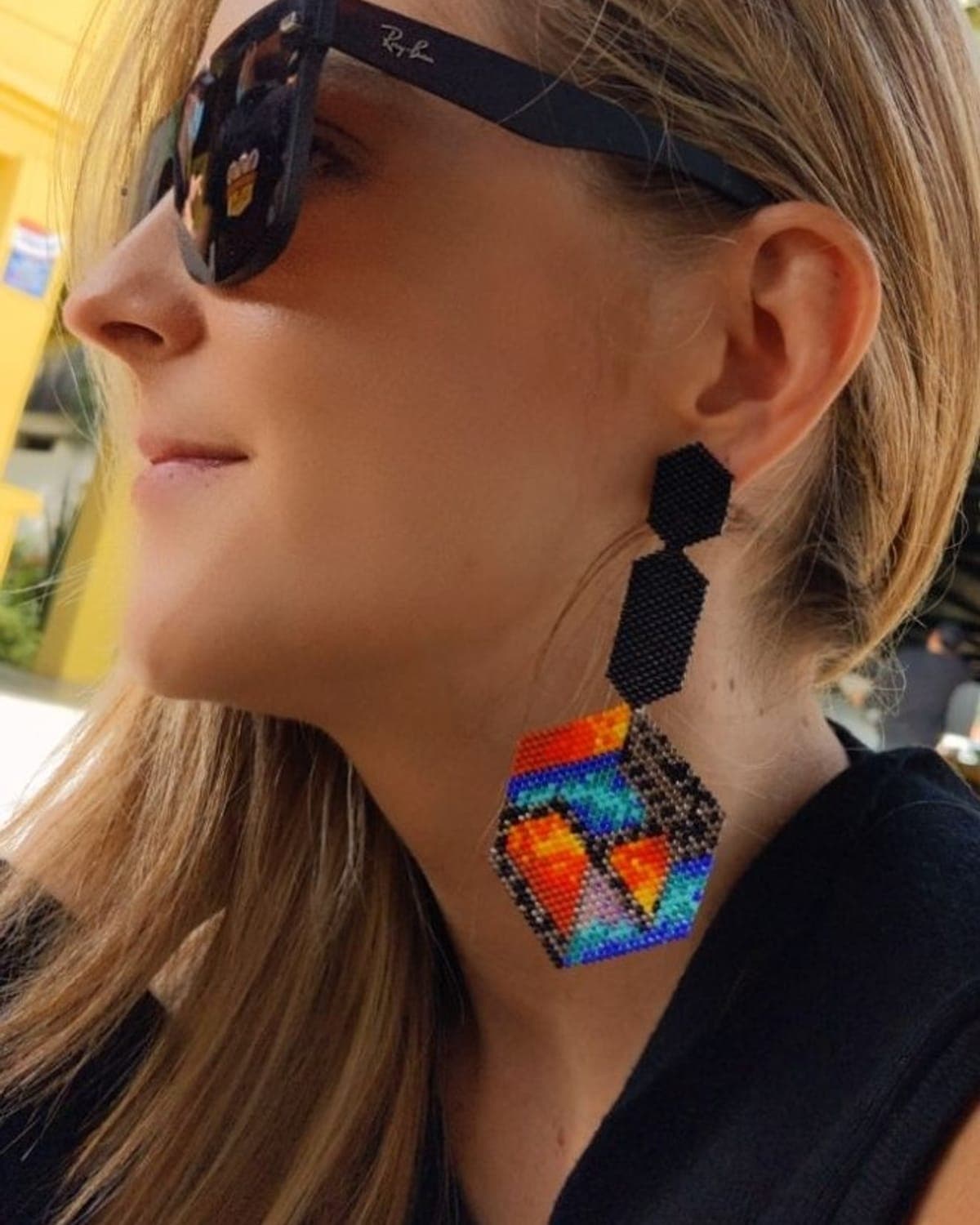 Rayo de Colores, aretes tejido a mano en miyuki